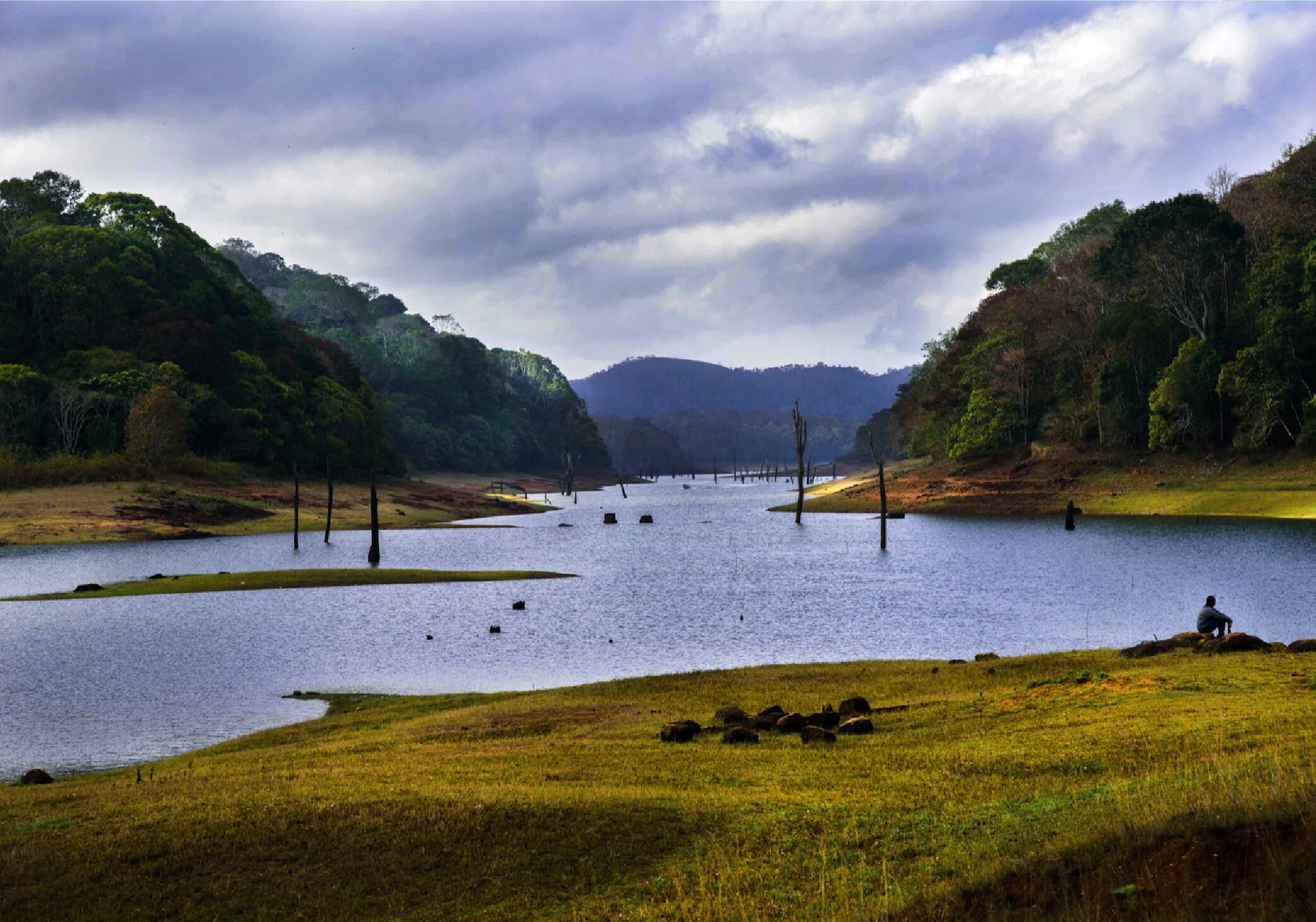 Beautiful view of River and mountains in Thekkady
